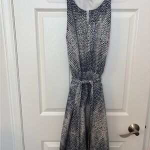 Chic Monochrome Backless Dress